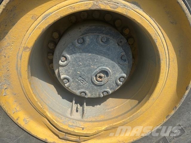 Komatsu HM400-3 ساحبات مفصلية