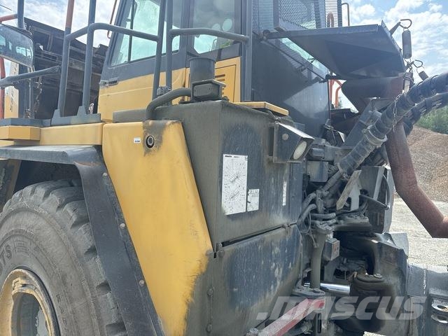 Komatsu HM400-3 ساحبات مفصلية