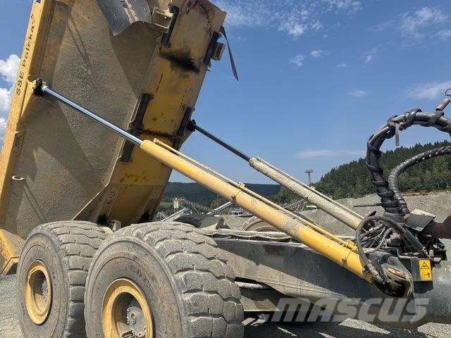 Komatsu HM400-3 ساحبات مفصلية