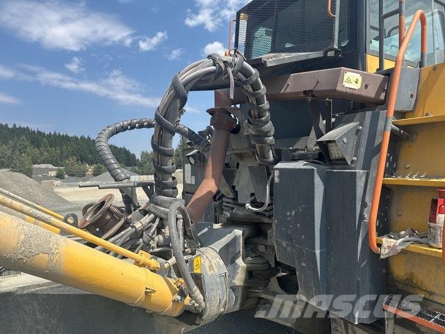 Komatsu HM400-3 ساحبات مفصلية