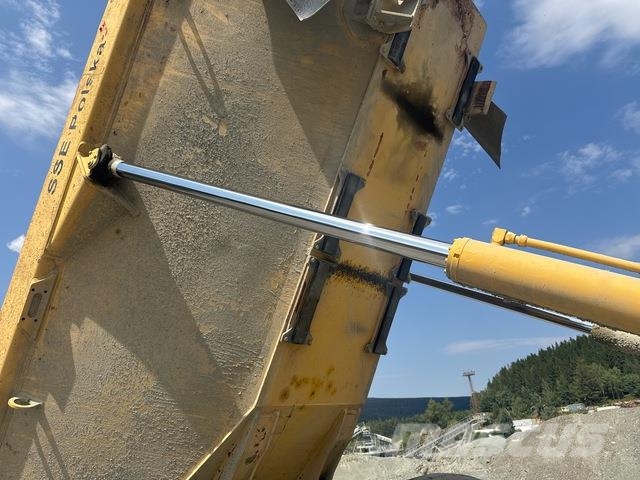 Komatsu HM400-3 ساحبات مفصلية