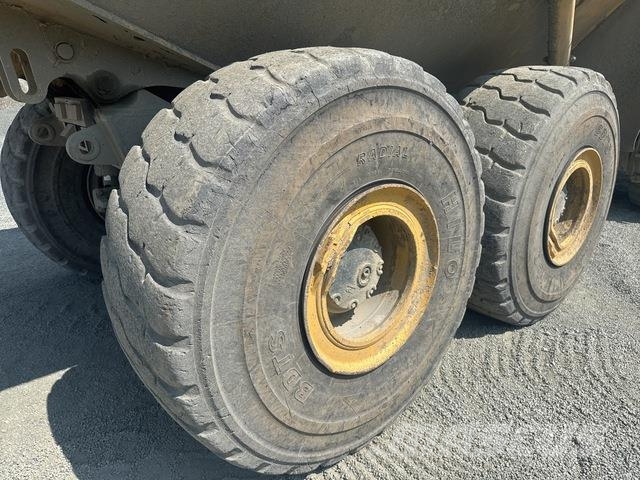 Komatsu HM400-3 ساحبات مفصلية