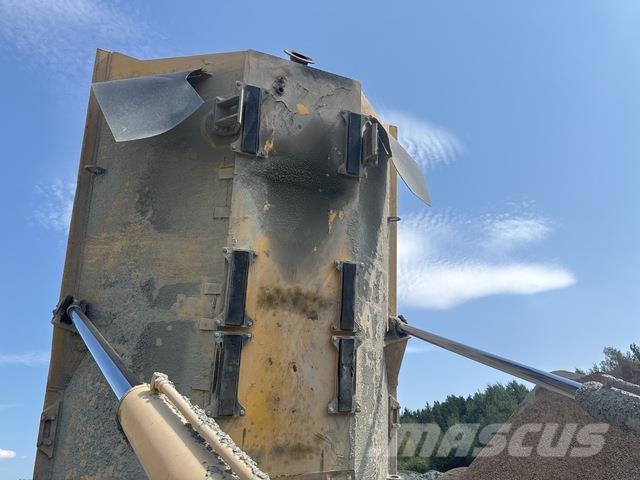 Komatsu HM400-3 ساحبات مفصلية