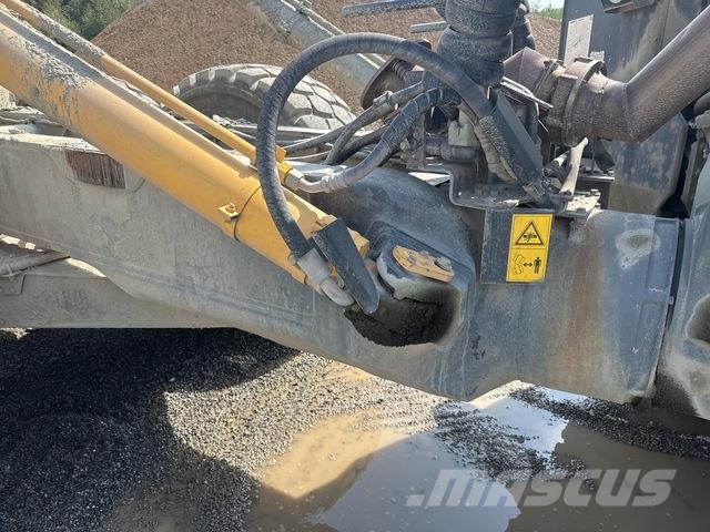 Komatsu HM400-3 ساحبات مفصلية