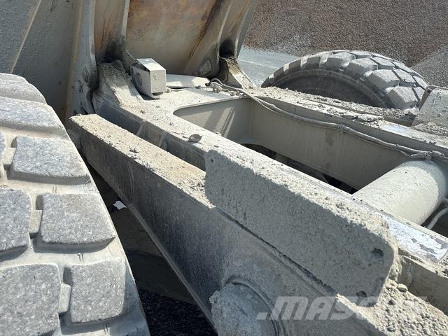 Komatsu HM400-3 ساحبات مفصلية