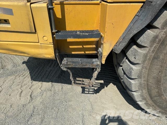 Komatsu HM400-3 ساحبات مفصلية