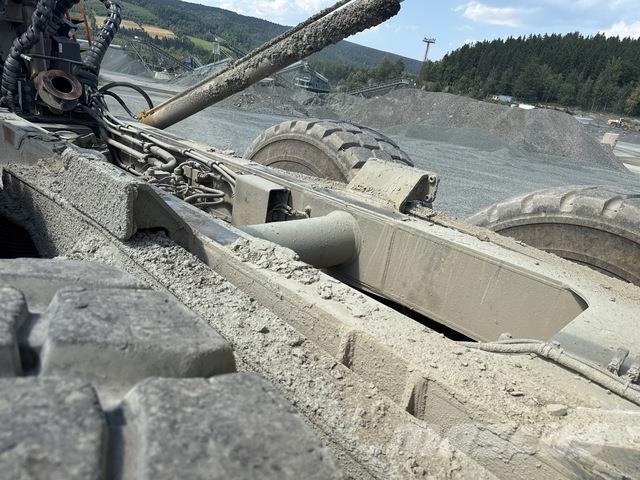 Komatsu HM400-3 ساحبات مفصلية
