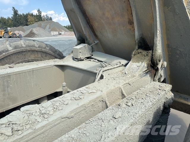 Komatsu HM400-3 ساحبات مفصلية