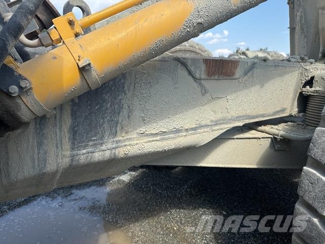 Komatsu HM400-3 ساحبات مفصلية