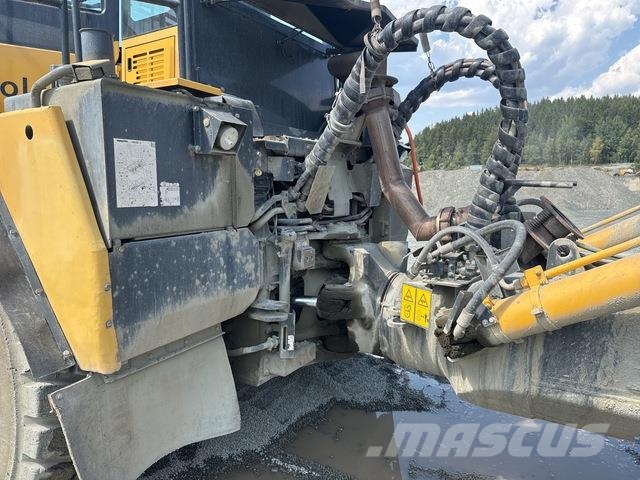 Komatsu HM400-3 ساحبات مفصلية