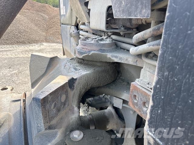 Komatsu HM400-3 ساحبات مفصلية