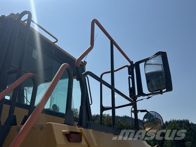 Komatsu HM400-3 ساحبات مفصلية