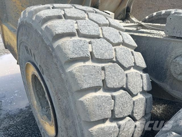 Komatsu HM400-3 ساحبات مفصلية