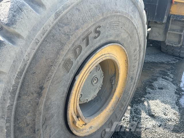 Komatsu HM400-3 ساحبات مفصلية