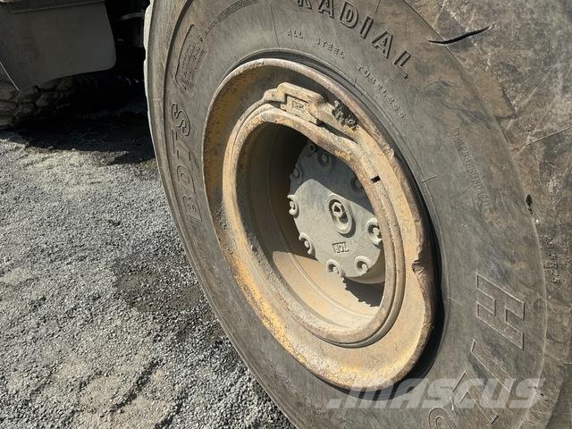 Komatsu HM400-3 ساحبات مفصلية