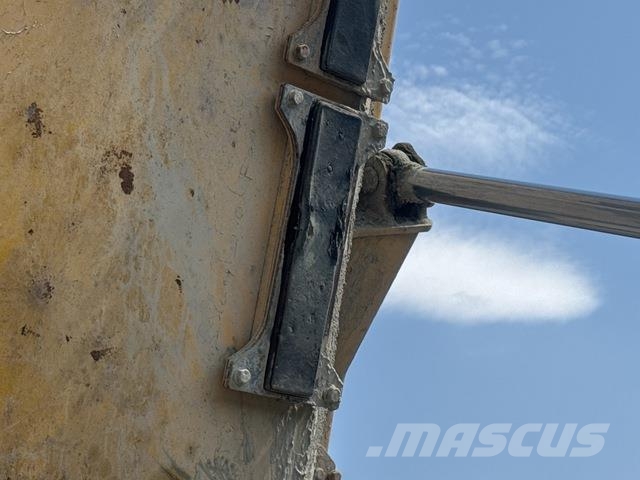 Komatsu HM400-3 ساحبات مفصلية