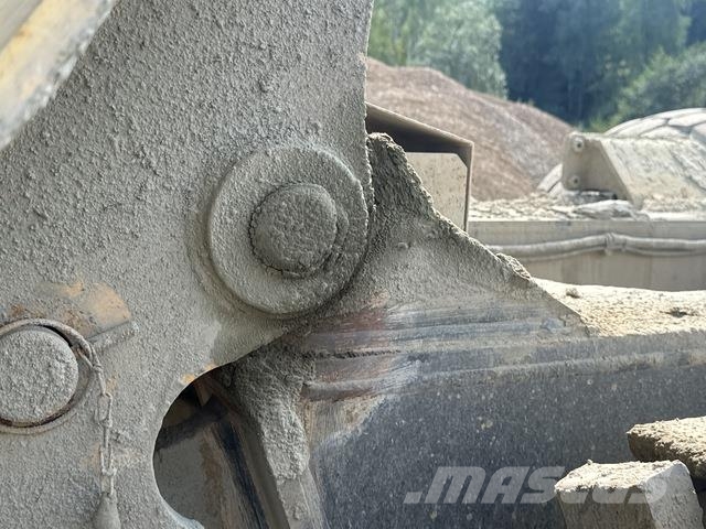 Komatsu HM400-3 ساحبات مفصلية