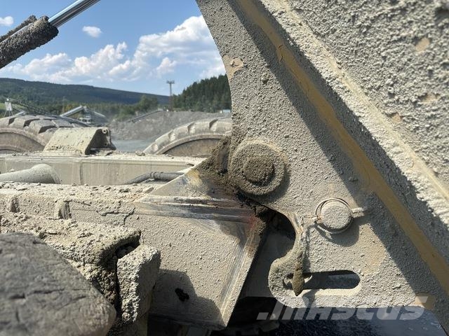 Komatsu HM400-3 ساحبات مفصلية