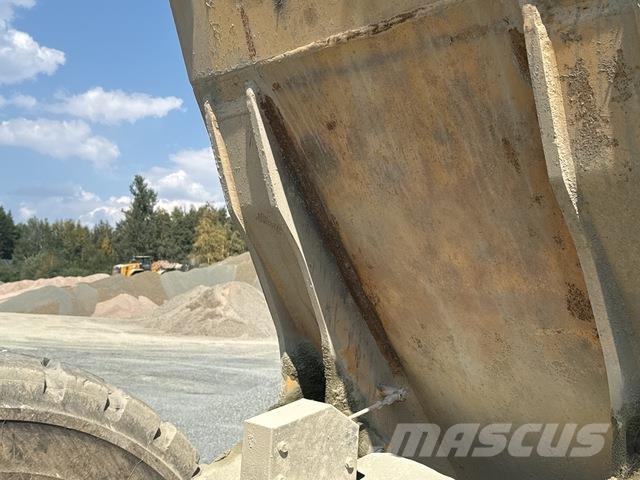 Komatsu HM400-3 ساحبات مفصلية