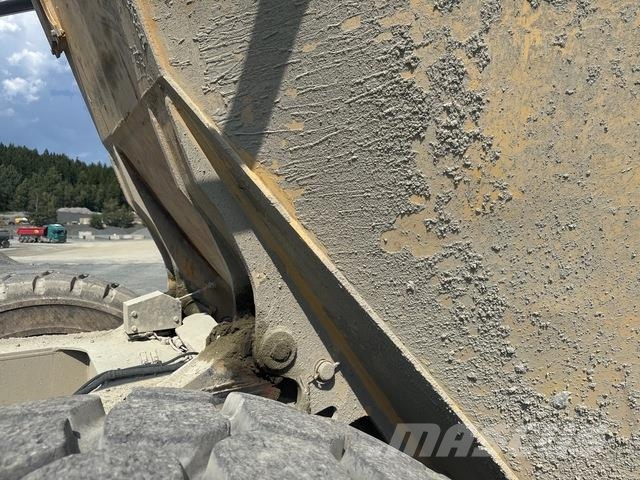 Komatsu HM400-3 ساحبات مفصلية