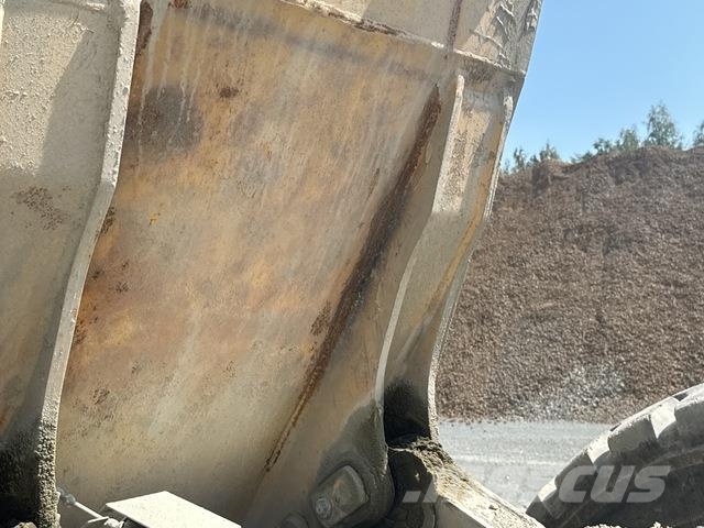 Komatsu HM400-3 ساحبات مفصلية