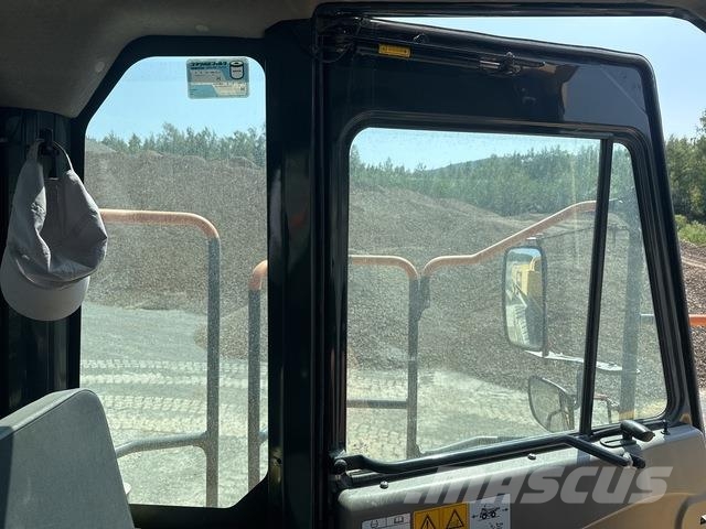 Komatsu HM400-3 ساحبات مفصلية