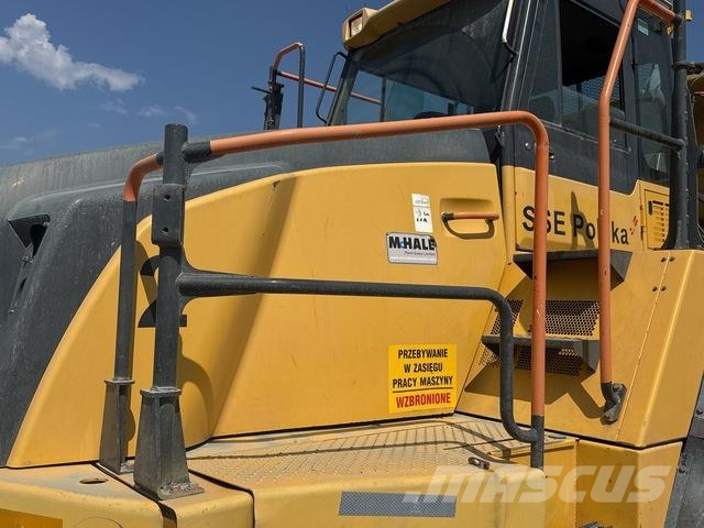 Komatsu HM400-3 ساحبات مفصلية