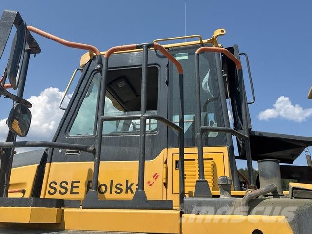 Komatsu HM400-3 ساحبات مفصلية