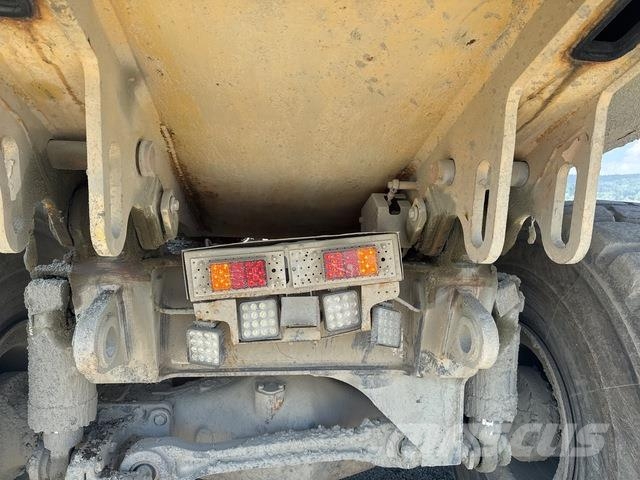 Komatsu HM400-3 ساحبات مفصلية