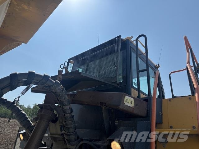 Komatsu HM400-3 ساحبات مفصلية