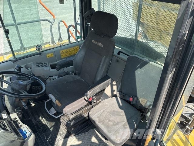 Komatsu HM400-3 ساحبات مفصلية