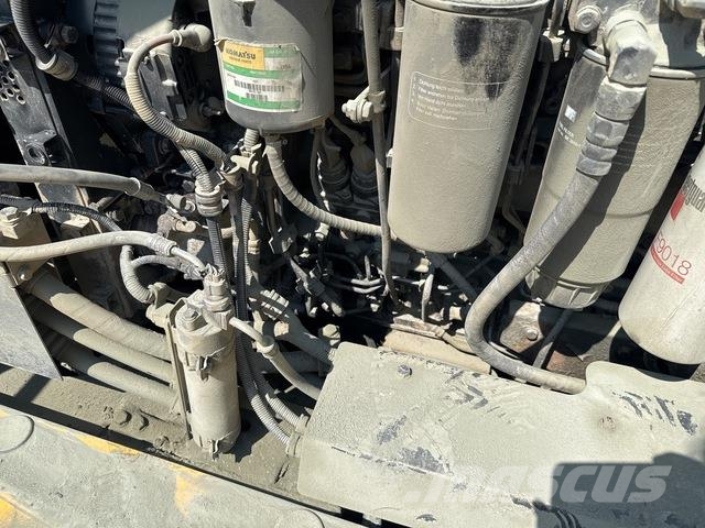 Komatsu HM400-3 ساحبات مفصلية