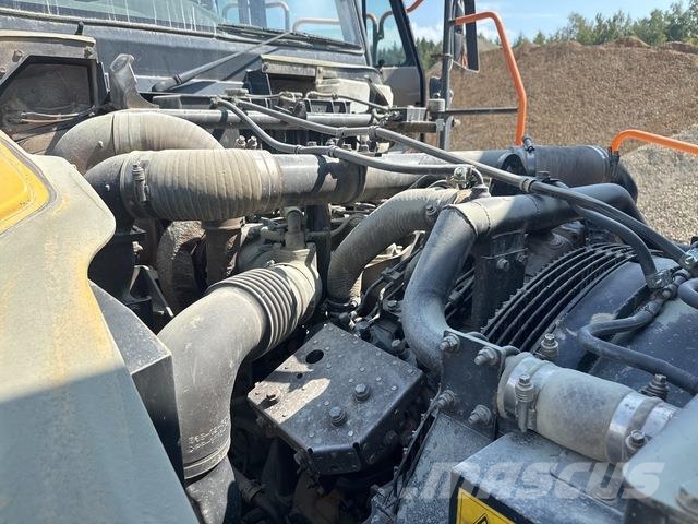 Komatsu HM400-3 ساحبات مفصلية