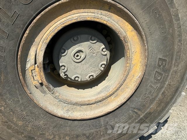 Komatsu HM400-3 ساحبات مفصلية