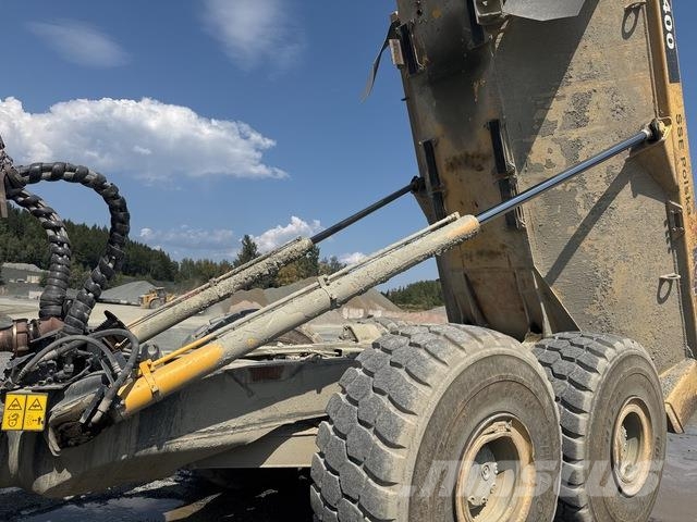 Komatsu HM400-3 ساحبات مفصلية