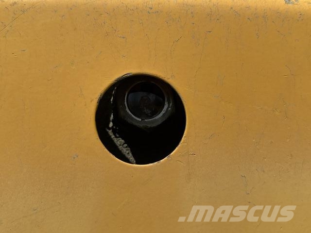 Komatsu HM400-3 ساحبات مفصلية
