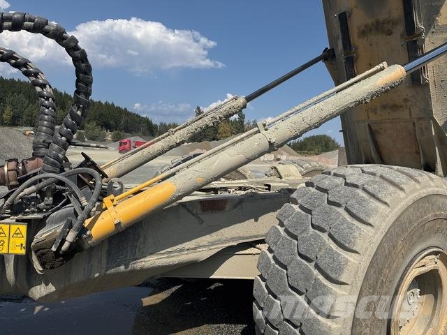 Komatsu HM400-3 ساحبات مفصلية