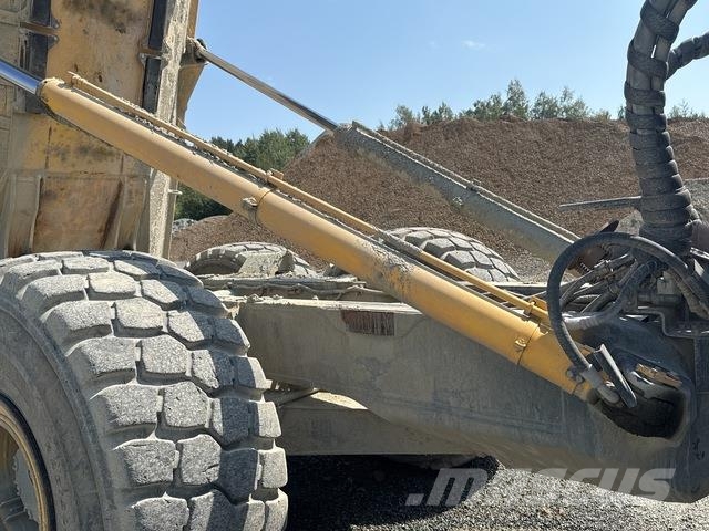 Komatsu HM400-3 ساحبات مفصلية
