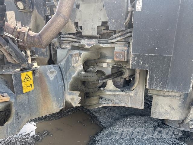 Komatsu HM400-3 ساحبات مفصلية