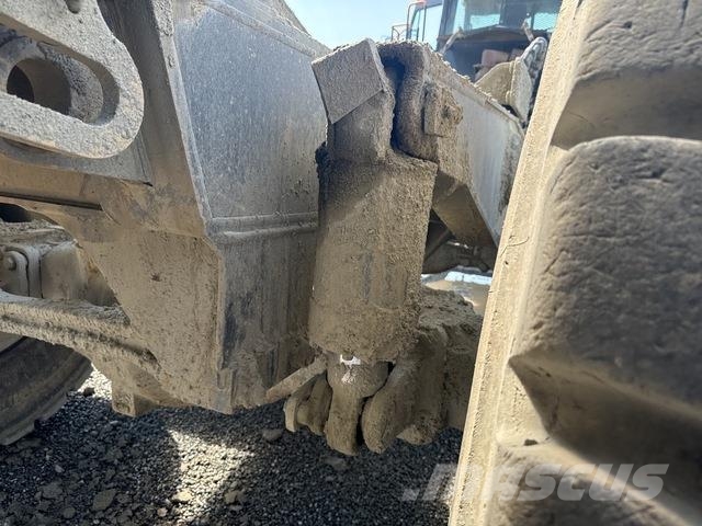 Komatsu HM400-3 ساحبات مفصلية