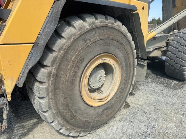 Komatsu HM400-3 ساحبات مفصلية