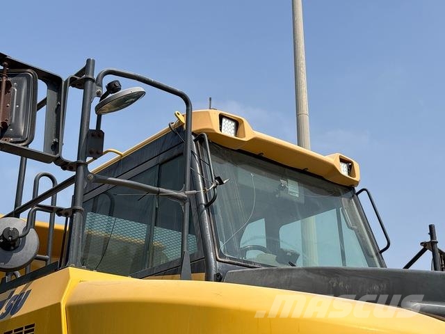 Komatsu HM400-3R Transportoare articulate