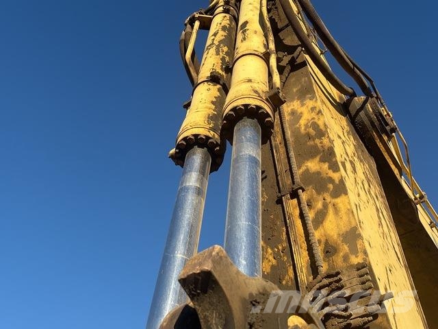 Komatsu PC1250-8 Crawler excavators