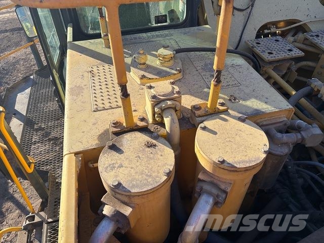 Komatsu PC1250-8 Crawler excavators