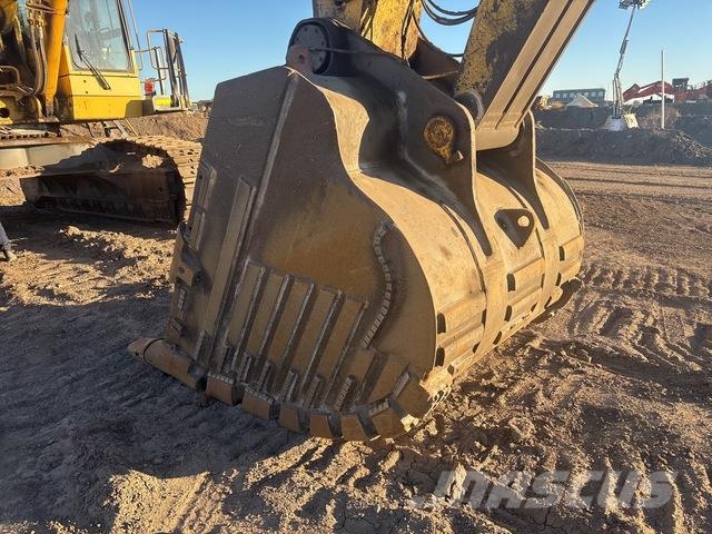 Komatsu PC1250-8 Crawler excavators
