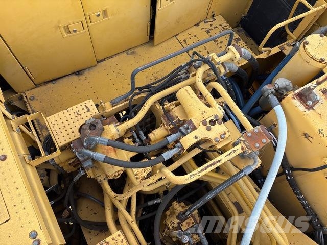 Komatsu PC1250-8 Crawler excavators