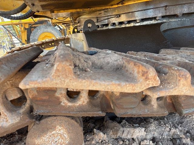 Komatsu PC1250-8 Crawler excavators