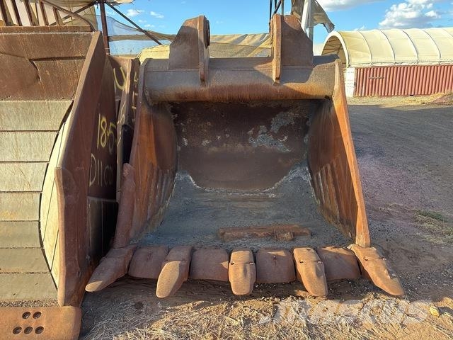 Komatsu PC1250-8 Crawler excavators