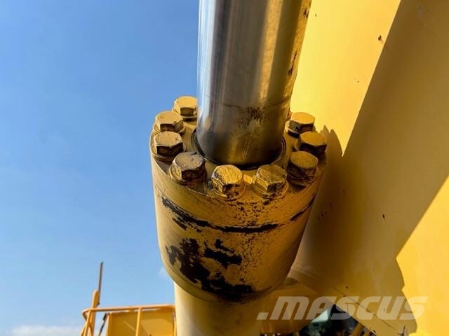 Komatsu PC1250SP-8 حفارات زحافة