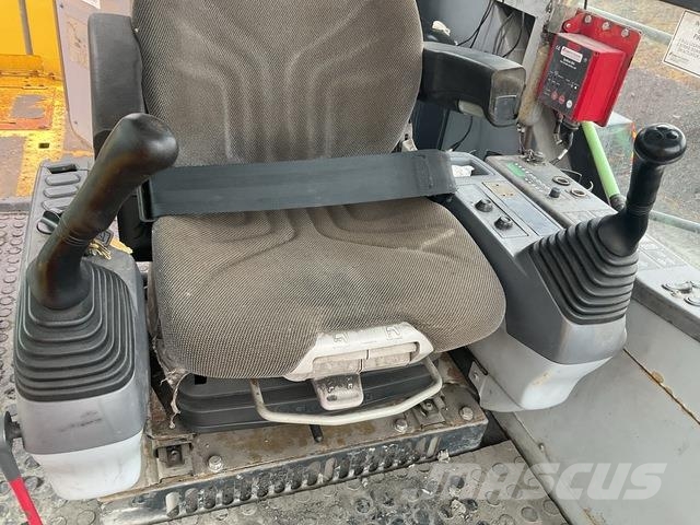 Komatsu PC2000-8 Bagri goseničarji